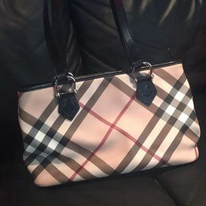 Burberry Medium Tote - Classic patten